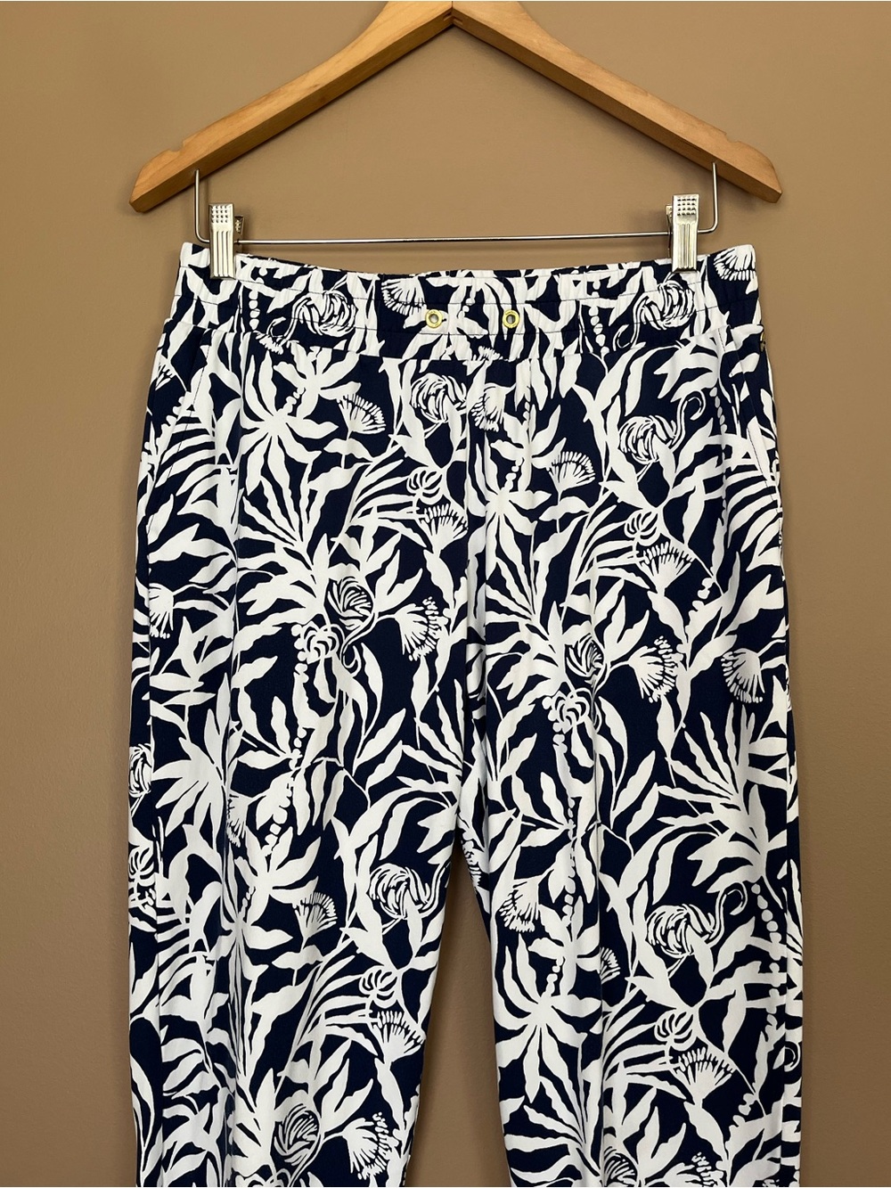 {Lilly Pulitzer} Karessa Top & Lillabeth Jogger Pant Set in Low Tide Navy Small - Picture 10 of 16